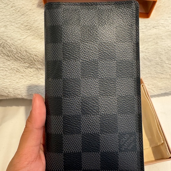 Louis Vuitton Wallet in Damier Graphite - Picture 7 of 8